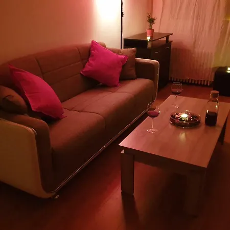 Two Bedrooms Elias Hospital Апартаменти